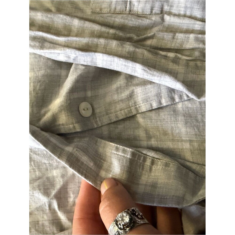 Sarah Alexandra Women's Gray Plaid Button-Down Shirt - Picture 4 of 7